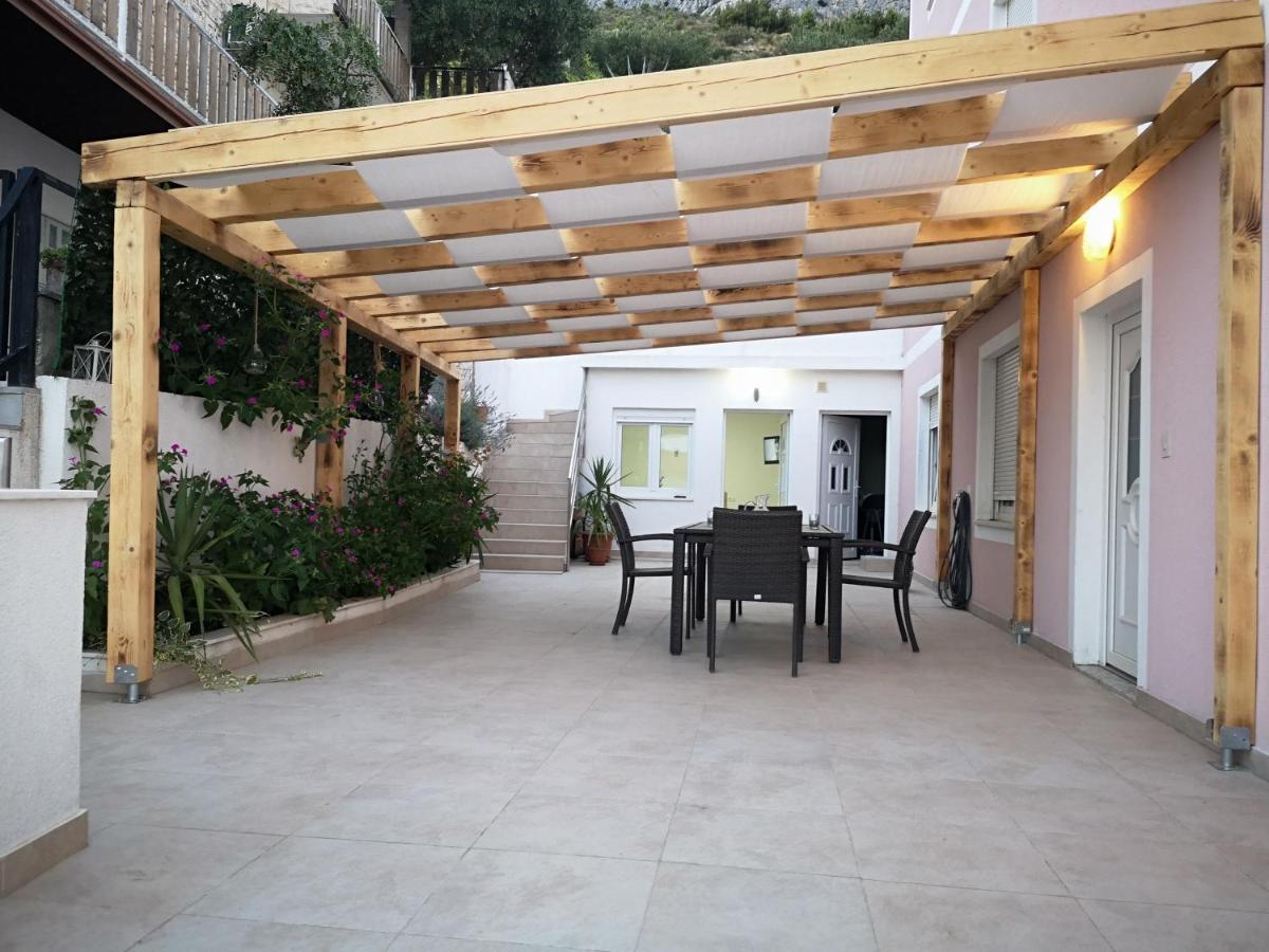 אומיס Apartmani Maki מראה חיצוני תמונה