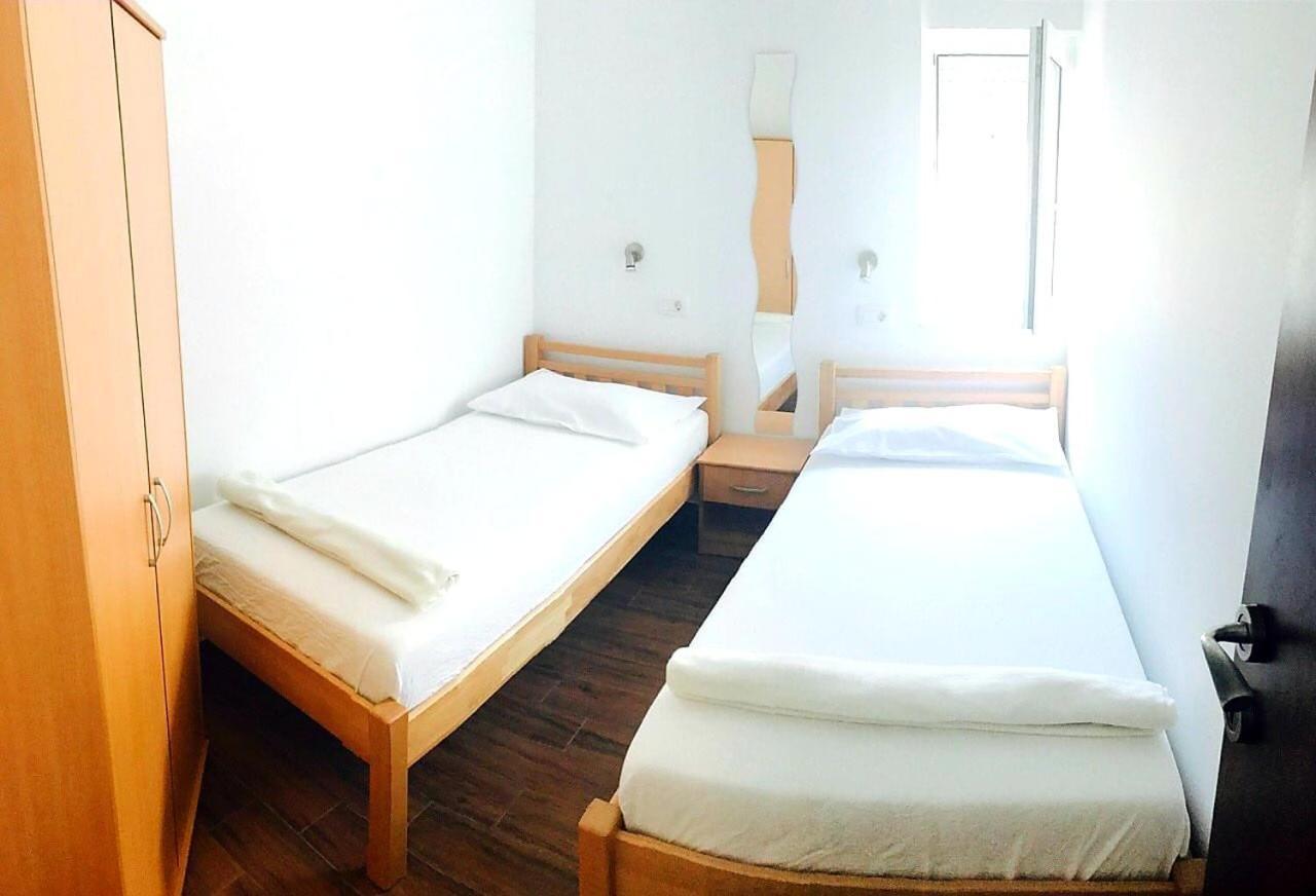 אומיס Apartmani Maki מראה חיצוני תמונה