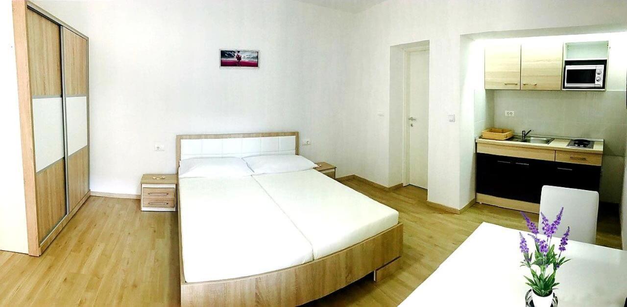 אומיס Apartmani Maki מראה חיצוני תמונה